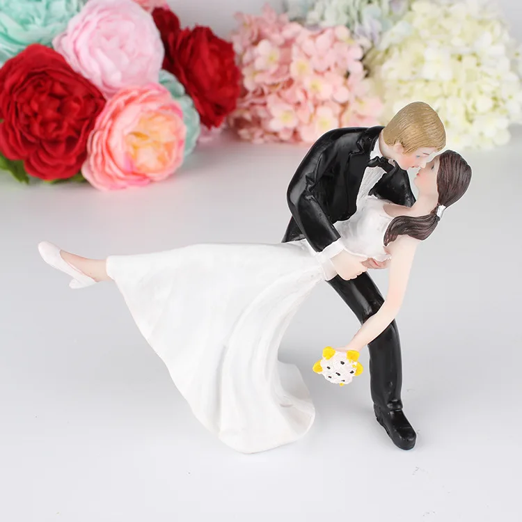 

2021 Cake Toppers Dolls Bride and Groom Figurines Funny Wedding Cake Toppers Stand Topper Decoration Supplies Marry Figurine