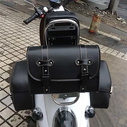 Небольшая сумка-кофр для мотоцикла