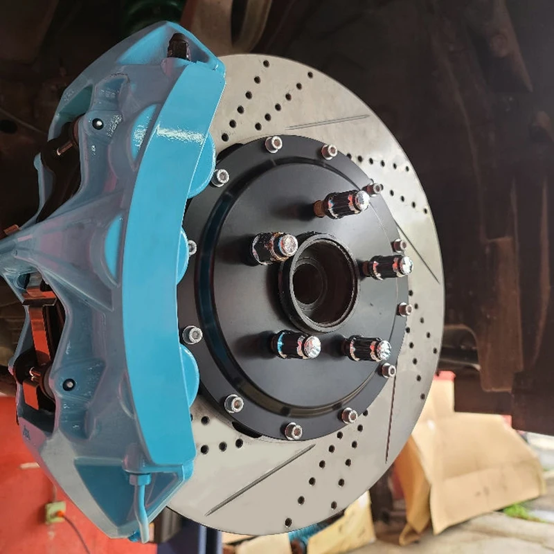 Высокопроизводительный 6-тактный тормозной суппорт с комплектами дисковых