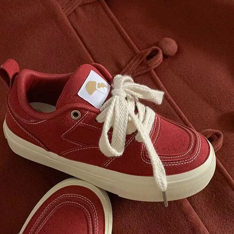 Удобная дышащая спортивная обувь на толстой подошве с круглым носком и шнуровкой