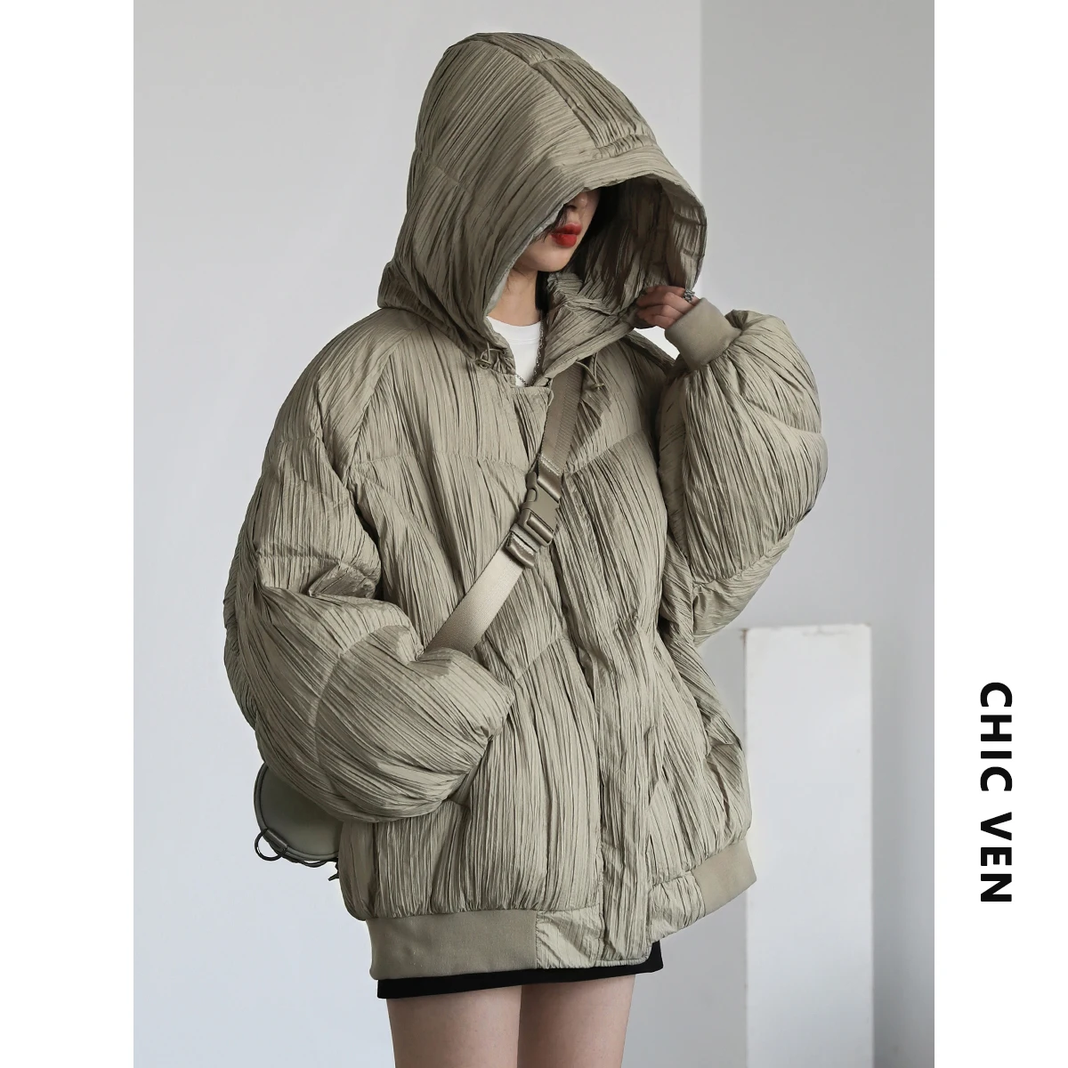CHIC VEN Korean Fashion Women's Down Coat Crimped Hooded Cocoon Fluffy Down Jacket for Women In Winter Lady Tops Overcoat 2022