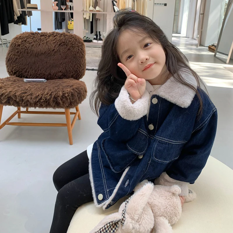 Детская джинсовая куртка с карманами на осень/зиму | одежда и обувь