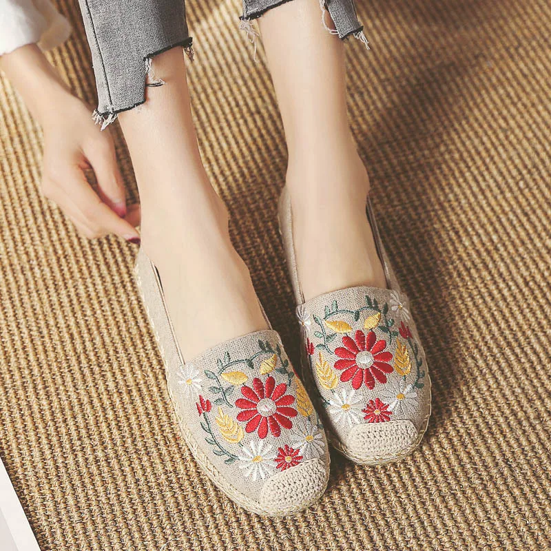 

2022 flat shoes fisherman shoes spring fashion embroidered women's shoes outdoor casual shoes women's breathable canvas shoes