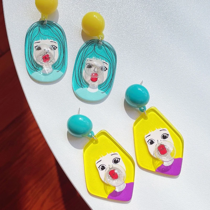 

Fun Acrylic Cartoon Blowing Bubble Girl Stud Earrings Personality Design Sense Exaggerated Fashion Women Accessories
