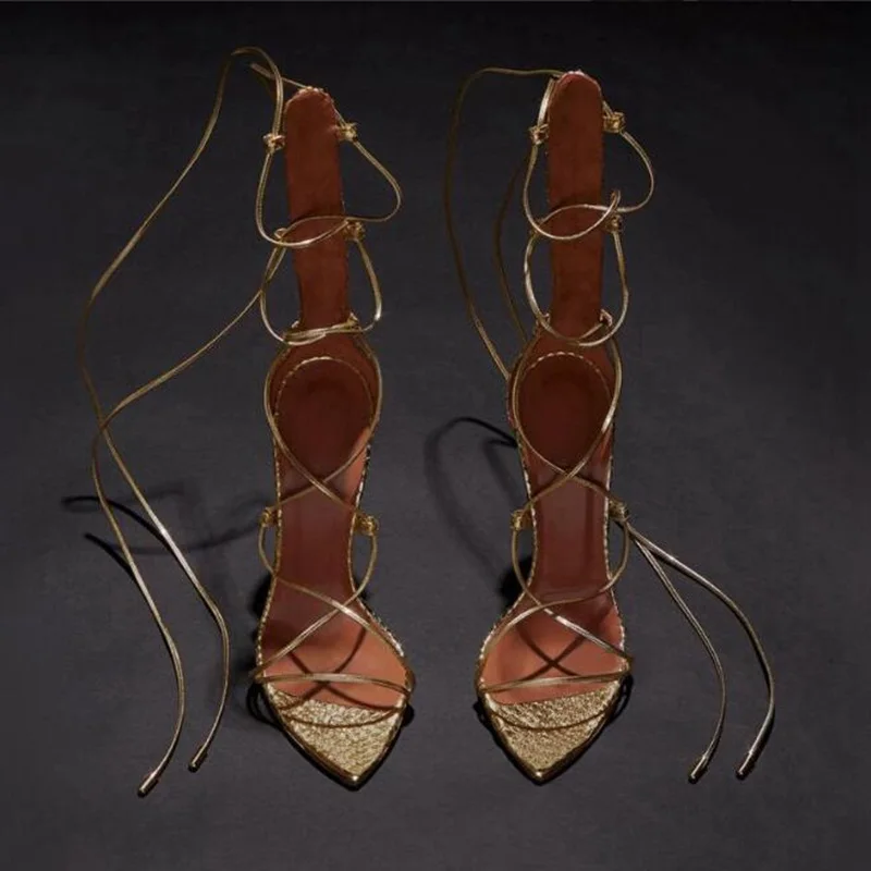 

Босоножки на высоком каблуке, с острым носком, на шнуровке