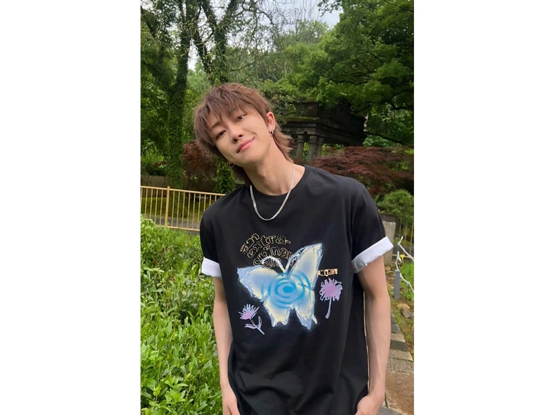 Футболка с коротким рукавом и абстрактной бабочкой в Корейском стиле