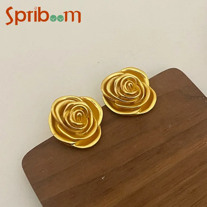 

Gold Color Rose Flower Stud Earrings for Women Vintage Elegant Earrings Wedding Party Designer Jewelry Accessories Female Gift