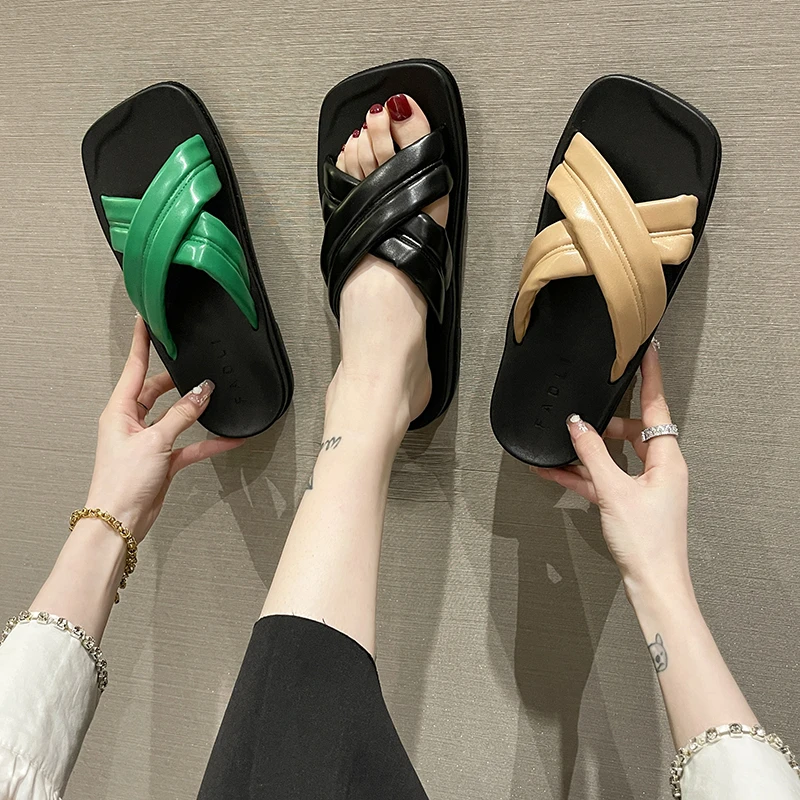 

2022 Summer New Square Head Fashion Outer Wear Cross-woven Beach One-word Slippers Thick Bottom Roman Sandals Women