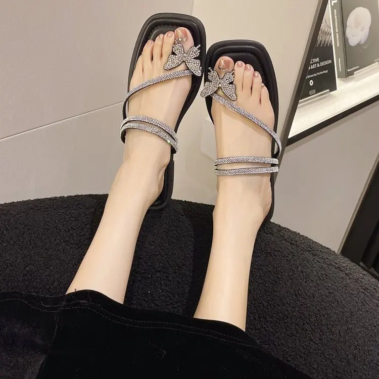 

Дизайнерские женские сандалии-бабочки, летняя обувь на плоской подошве, сандалии с тонкими полосками, сандалии с застежкой на носок, шлепанцы, сланцы, 2023