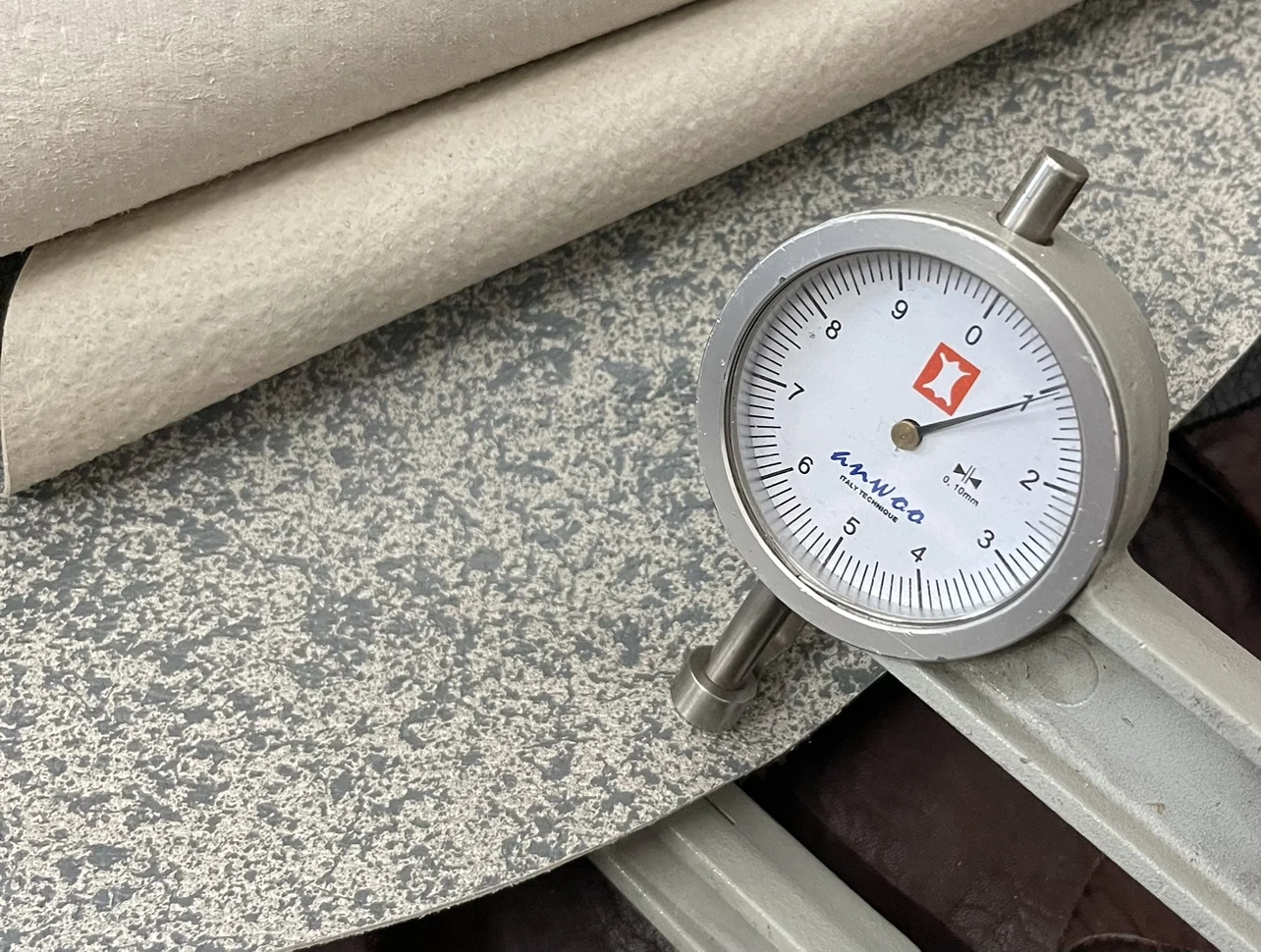 Цементные произведения Ветер! Италия Леонардо пеллеми натуральная кожа свиная