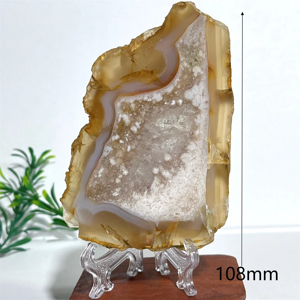 

Розовый аметистовый цветок с агатом для дома