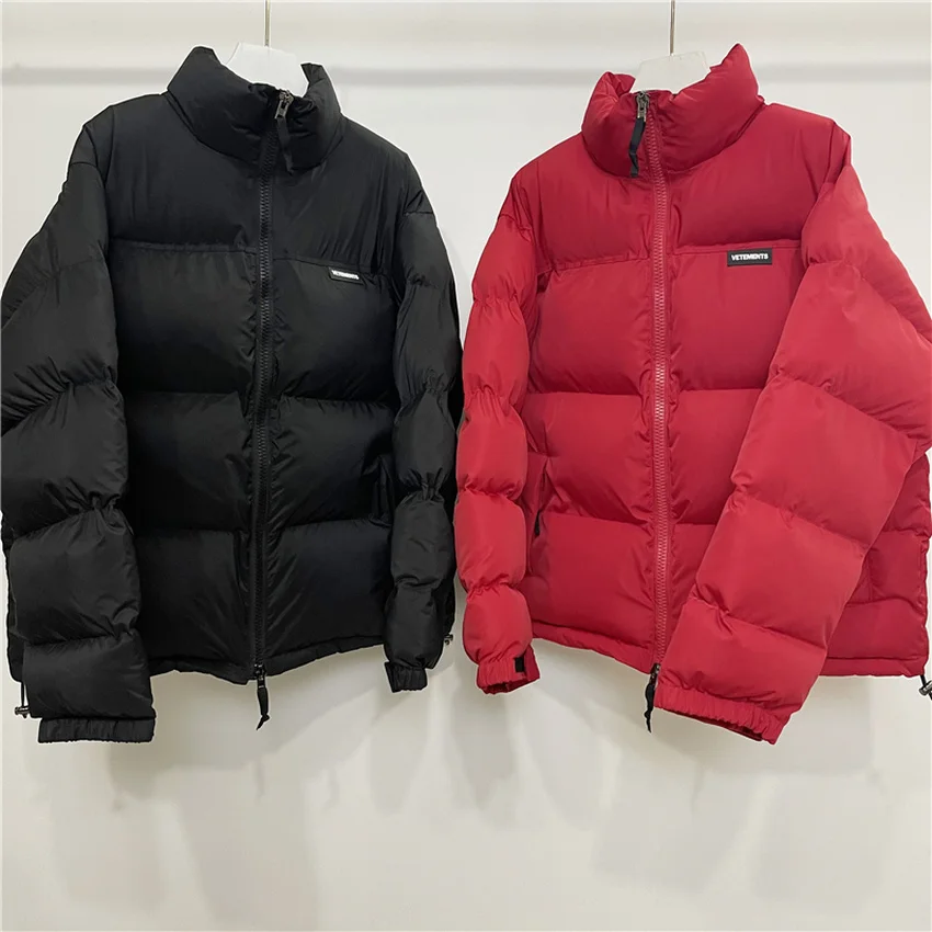 

Puffer Vetements Logo Down Coats Men Women 1:1 High-Quality Rubberized Flag Vetements Down Jackets Zipper VTM Jackets