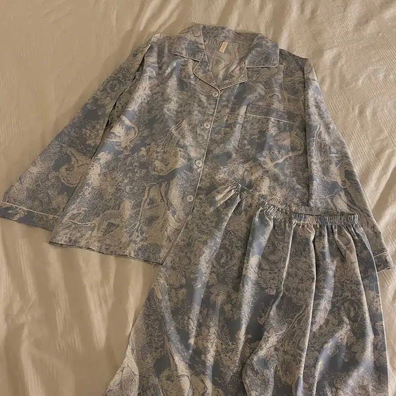 

Женская атласная пижама, шелковая пижама с принтом с отворотами и пуговицами и брюками, пижамный комплект, одежда для сна, пижама, новинка 2023...