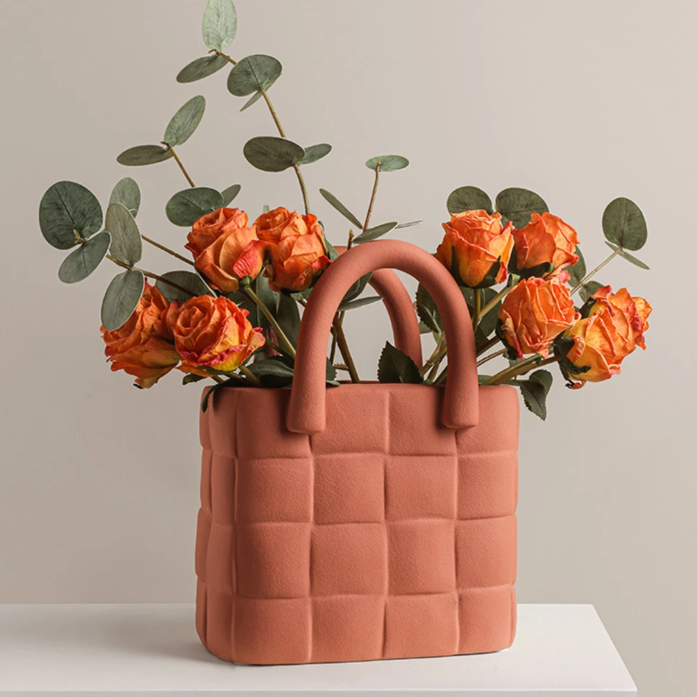 

Ваза керамическая в форме сумочки цветная гостиная Цветочная композиция для прихожей Роскошные домашние декоративные украшения скандинавский креативный простой