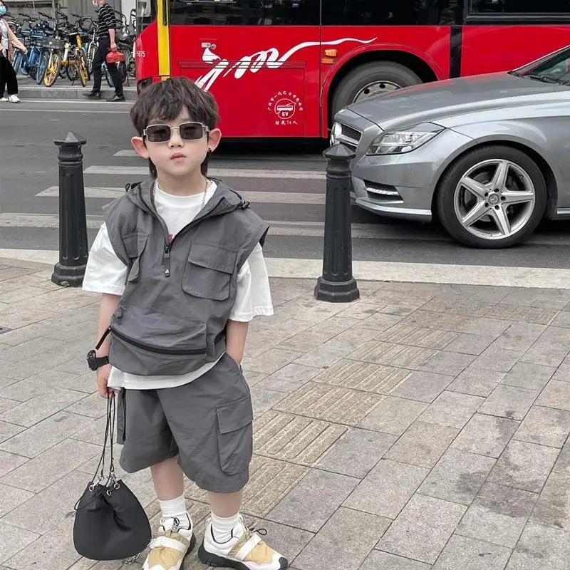 

Летние крутые комплекты для мальчиков, тонкая толстовка, жилет, модная футболка с надписью, Детские хлопковые топы для девочек + однотонные ...