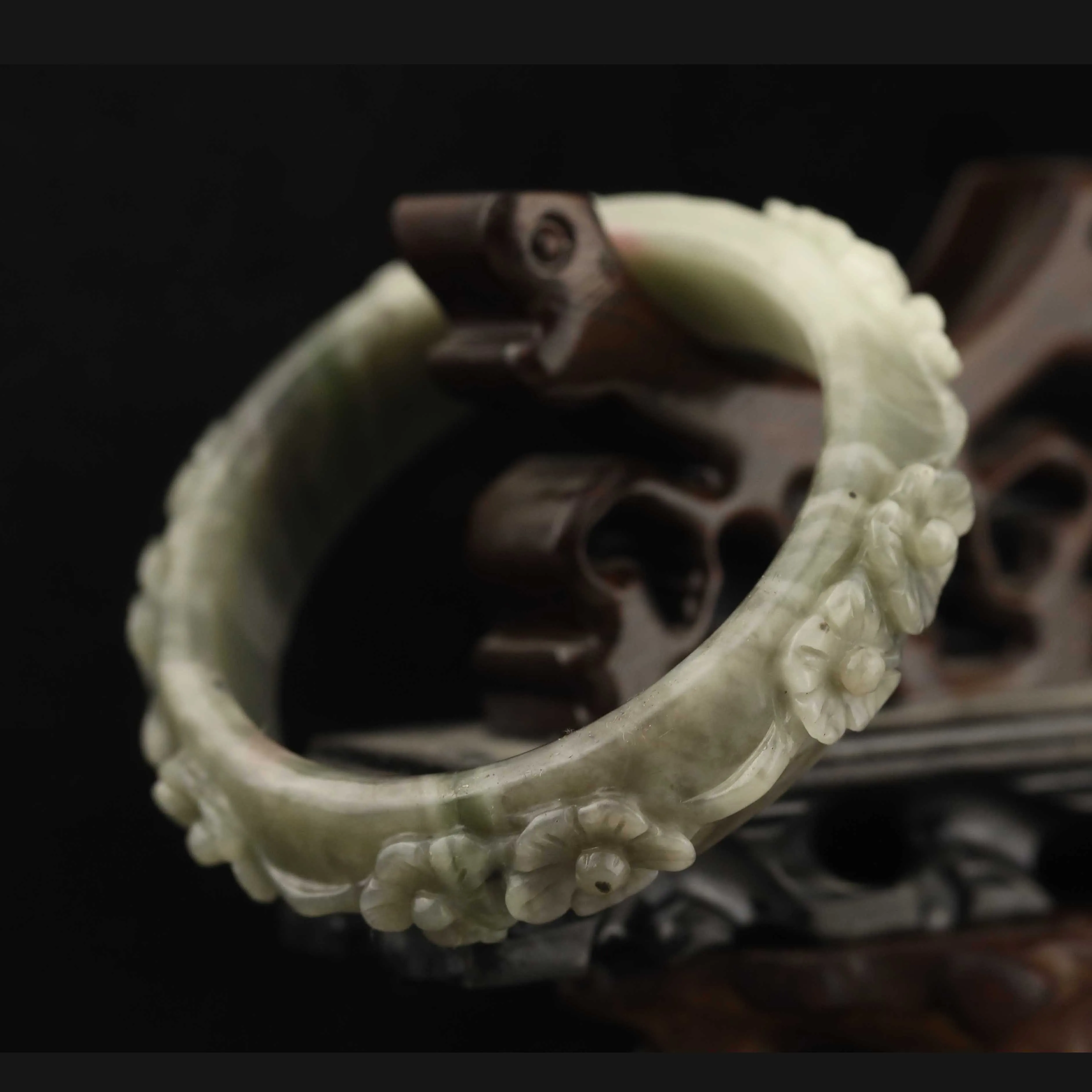 

China Natural hetian Jade Hand Carved statue flower bangle bracelet d4