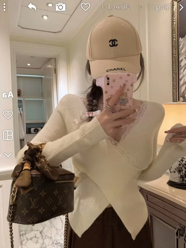 Gentle Atmosphere White V-neck Lace Knitted Bottoming Shirt Women Autumn and Winter Slim fit Sweater Inner wear Graceful Top