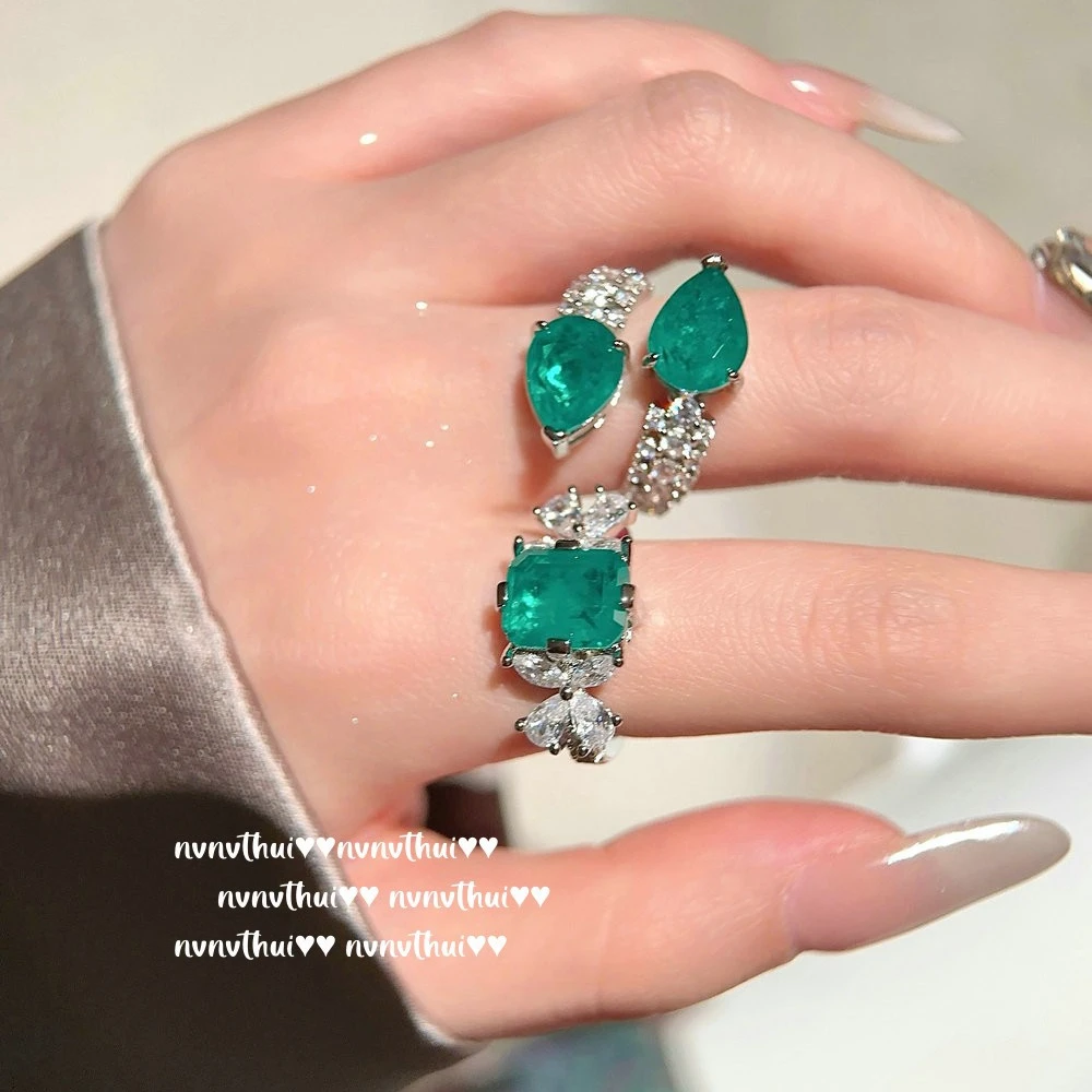 Модное дизайнерское обручальное кольцо со сверкающими изумрудами и турмалином