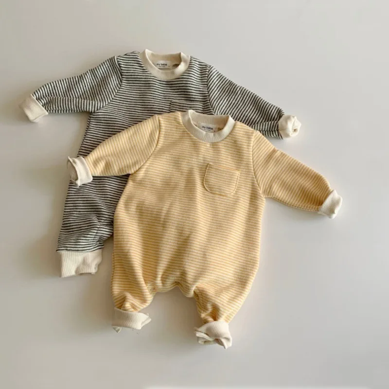 

Infant striped plus velvet jumpsuit men and women baby fashion simple casual thickening romper winter clothing