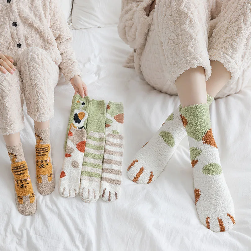 

Толстые бархатные носки в японском стиле Лолита с когтями кораллового цвета для дома теплые носки для пола плюшевые утепленные осенне-зимние носки для женщин