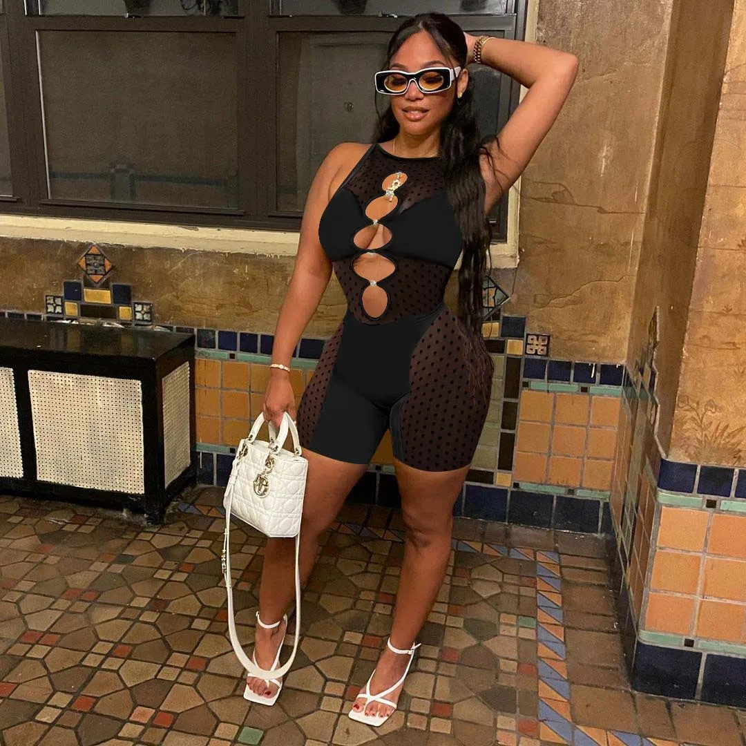 Женский сетчатый комбинезон без рукавов облегающий короткий с вырезами Клубная