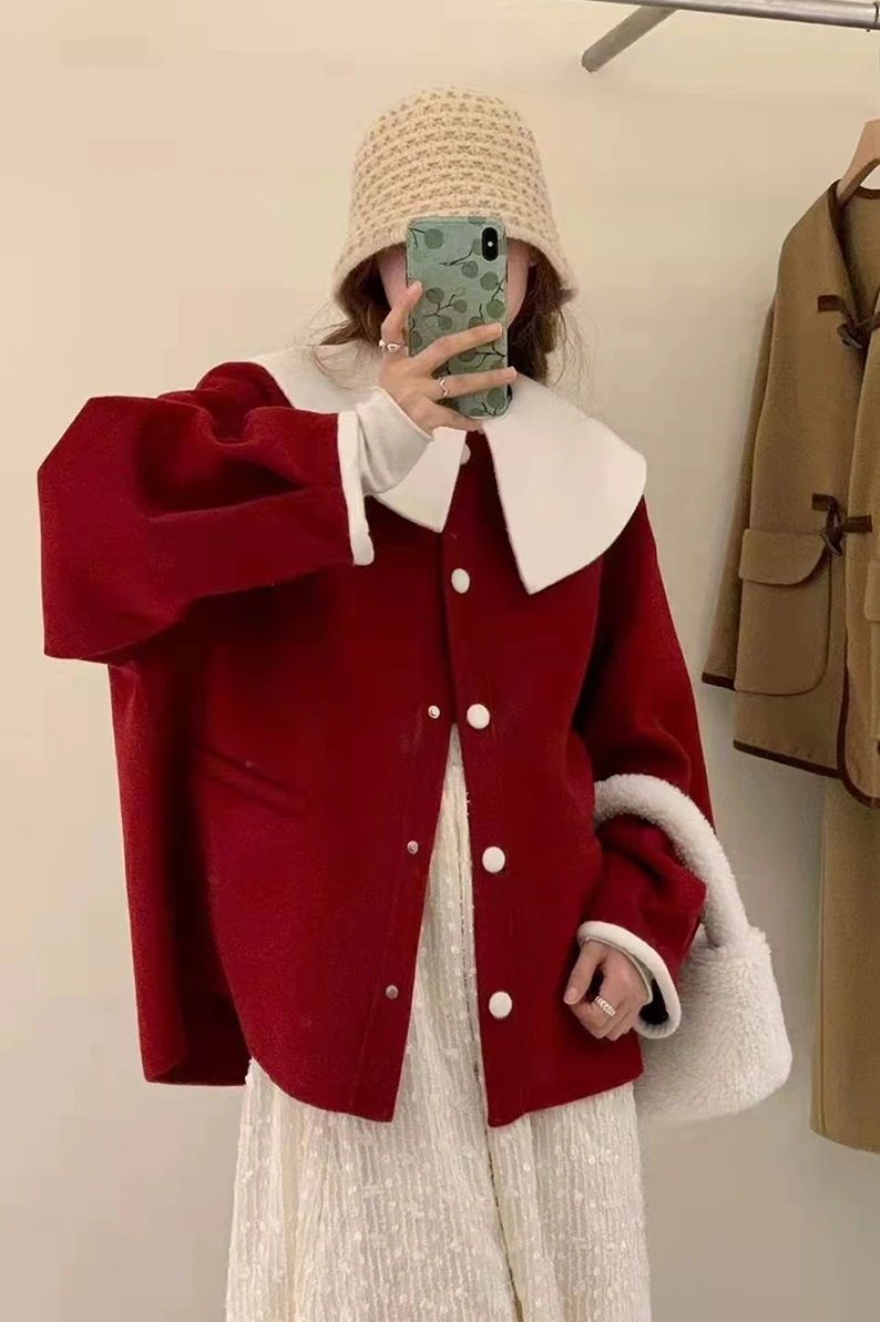 Рисунок 6 - Темно-синее красное шерстяное пальто с воротником