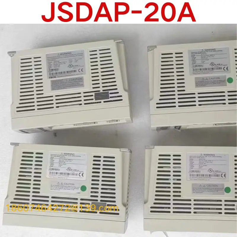 Бывшая в употреблении модель с сервоприводом