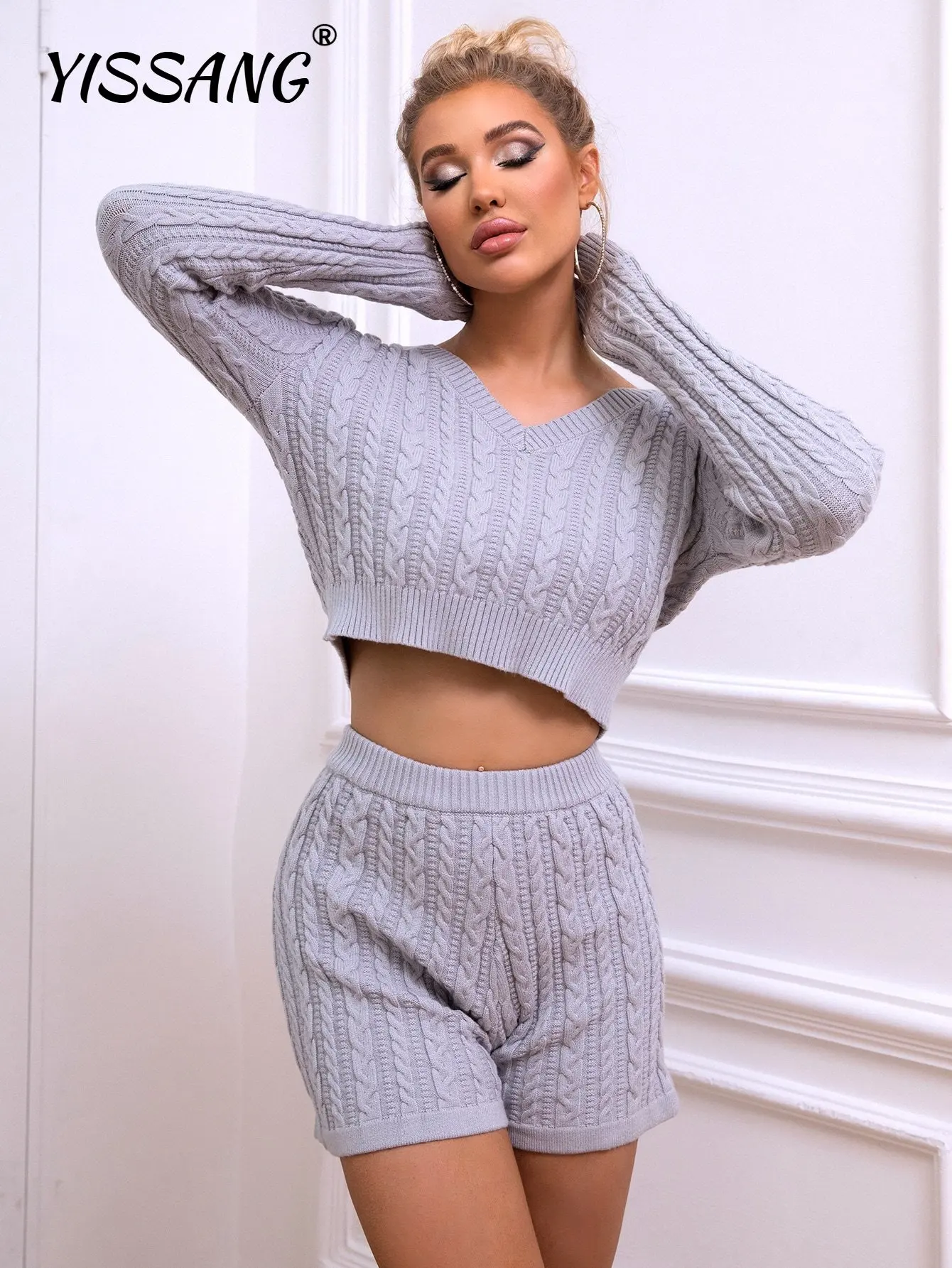 

Yissang Cable Knit Sweater & Knit Shorts