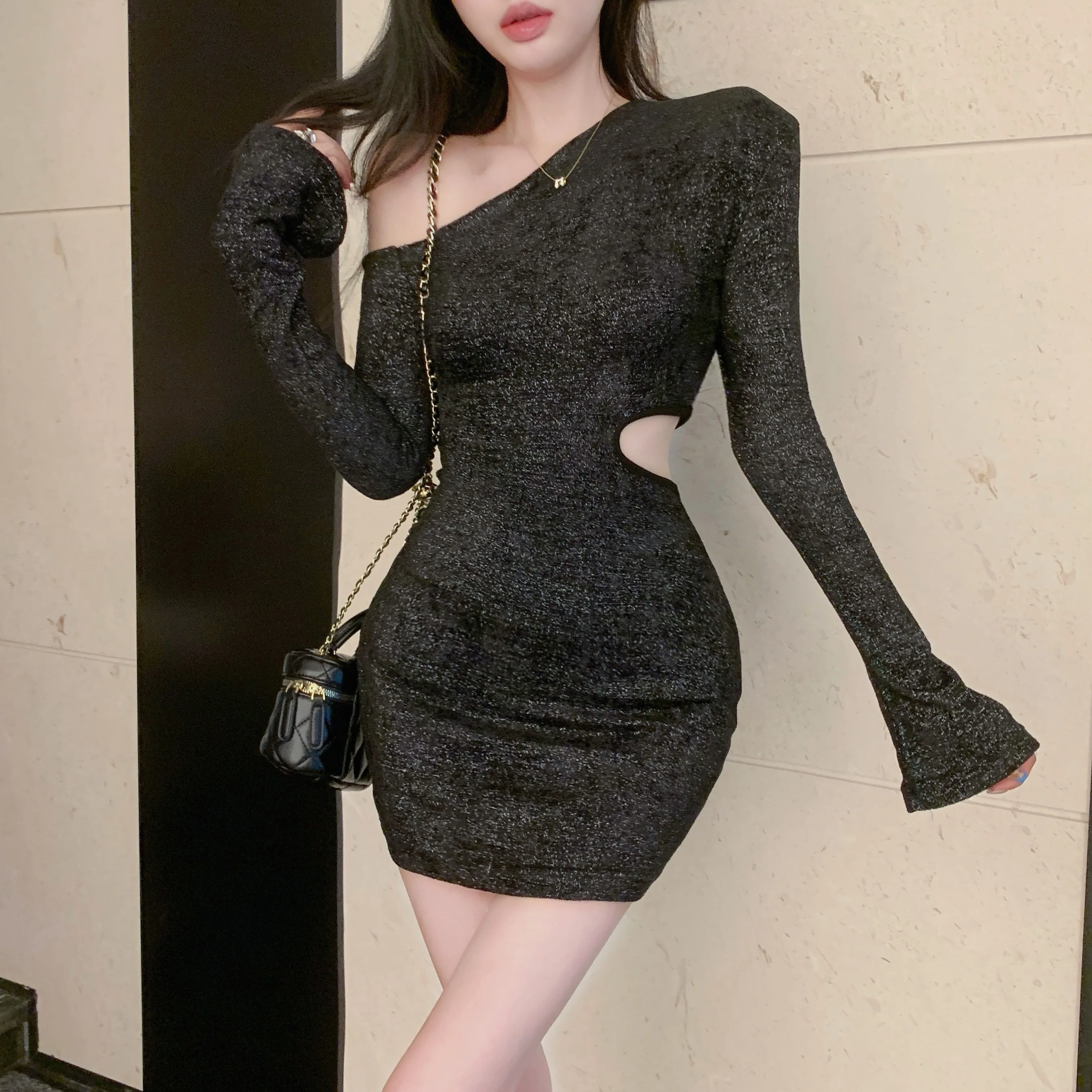 Ankela Красное яркое шелковое платье с наклонными плечами женское осенне-зимнее