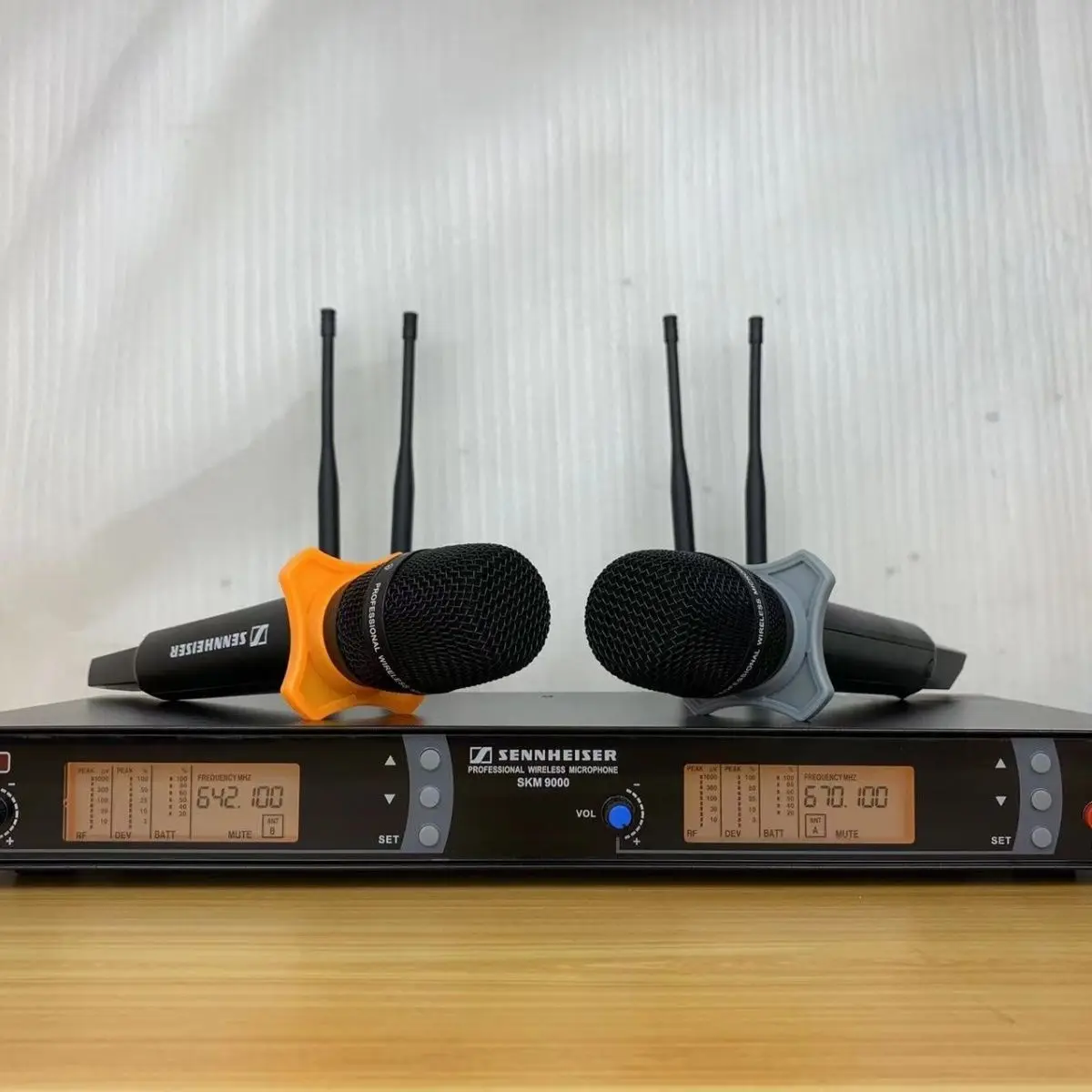 Беспроводной микрофон SENNHEISER 9000 с одним сопротивлением и двумя Ktv беспроводной