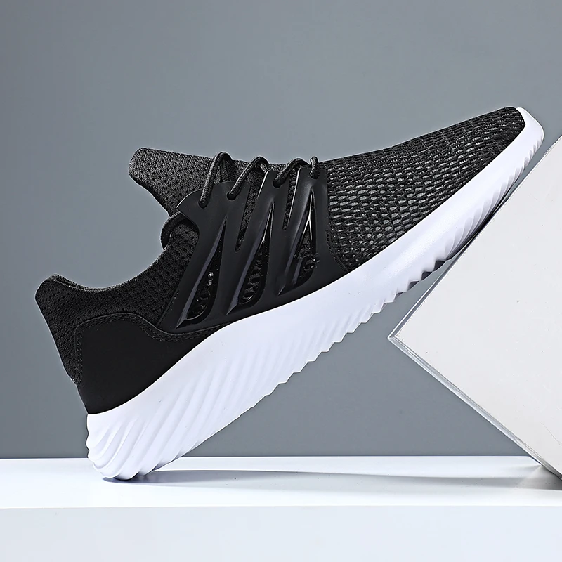 

Men Running Sport Shoe Large Size 39-46 Light Running Shoes Men Comfortable Outdoor Breathable Black White Jogging Male Sneakers