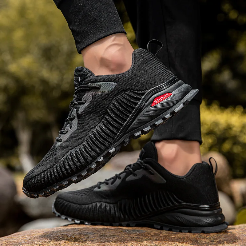 New outdoor hiking shoes in spring and summer of 2021 Men's mesh fashion large comfortable hiking shoes camouflage sports boots