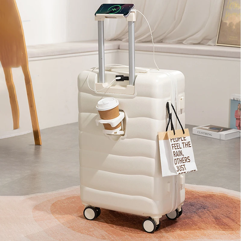 Чемодан дорожный на колесиках