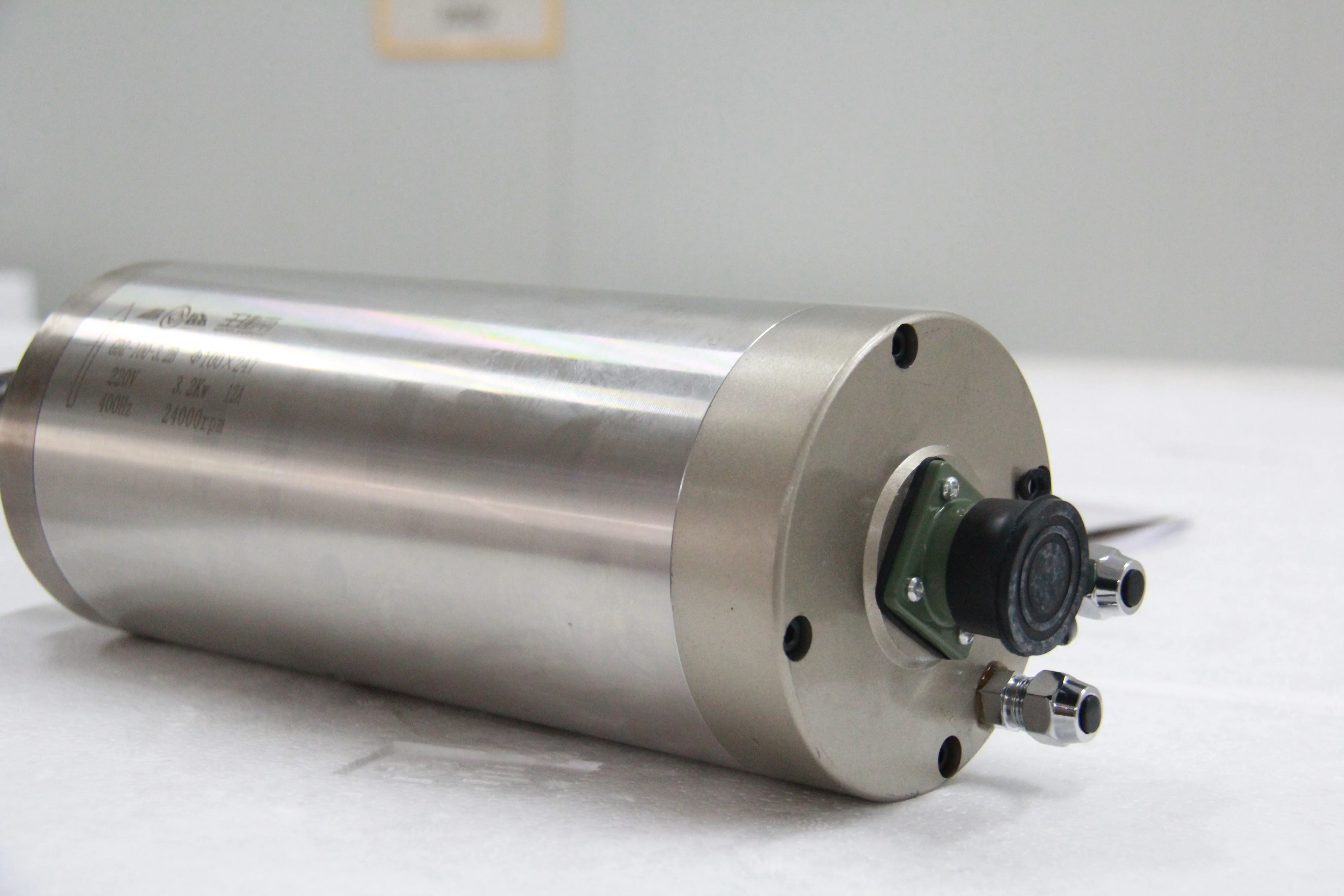 24000 кВт шпиндель водяного охлаждения с ЧПУ ER20 100 об/мин гравировальный роутер для