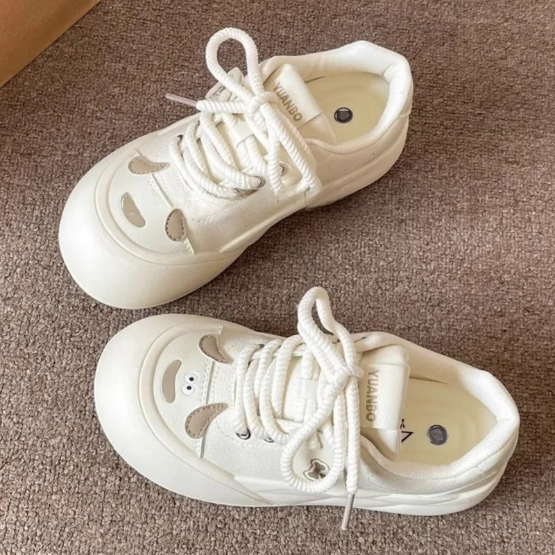 Весенние кроссовки на платформе с большим носком женские массивные туфли