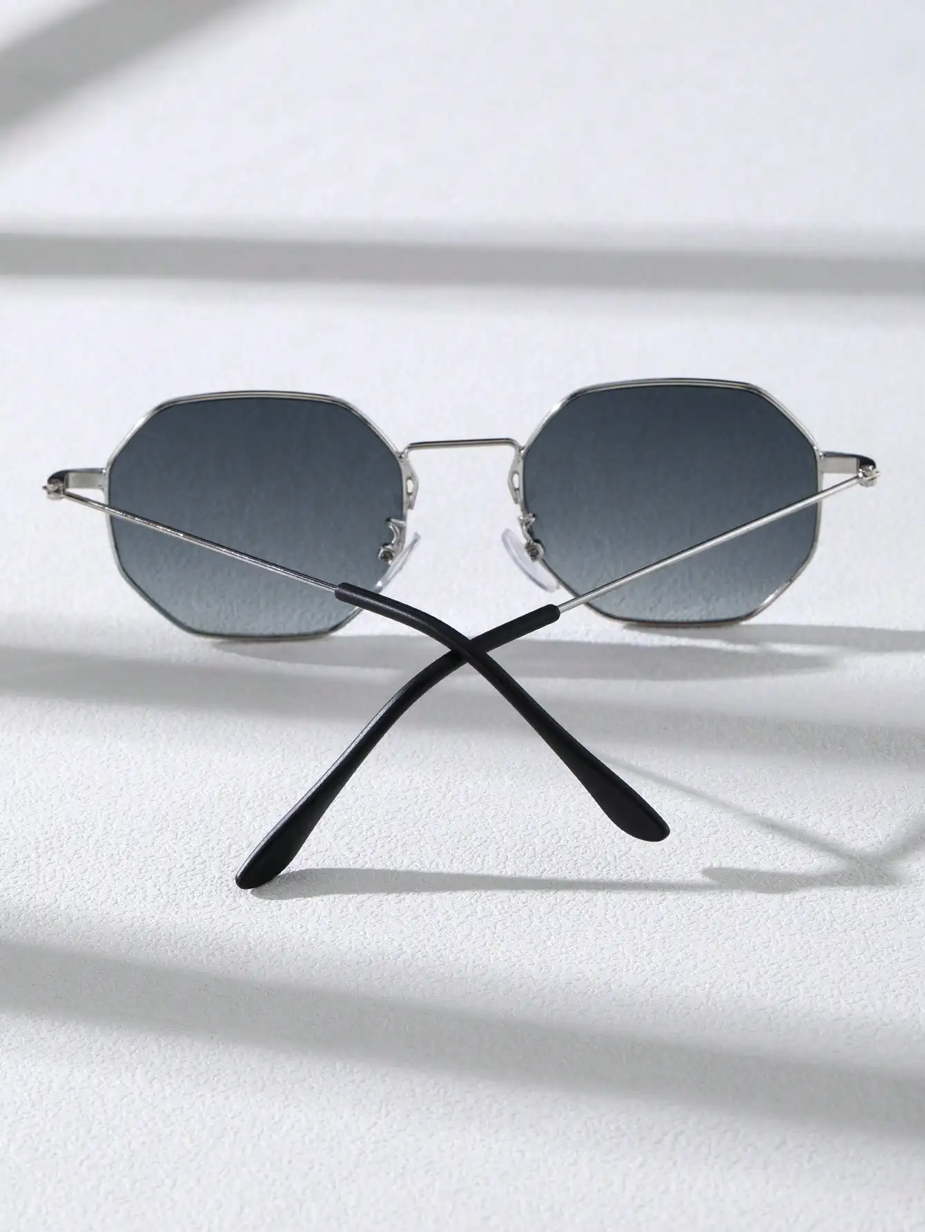 1 пара унисекс рутинных модных солнцезащитных очков в металлической