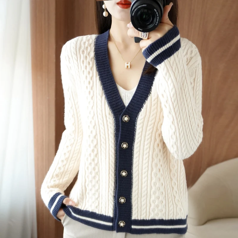 

2023 New Sweater Retro Twist Blue Knitted Cardigan Top Women's Wool Autumn And Winter Design Sense Minority Age-Reducing Sweater
