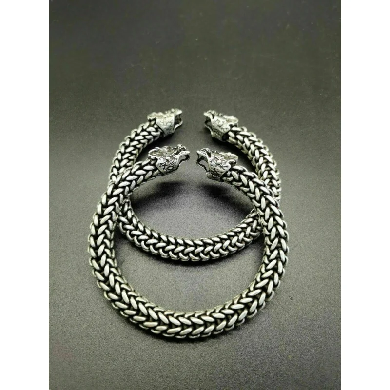 

China Old Tibet Silver Carved A pair of Silver Dragon Bracelets