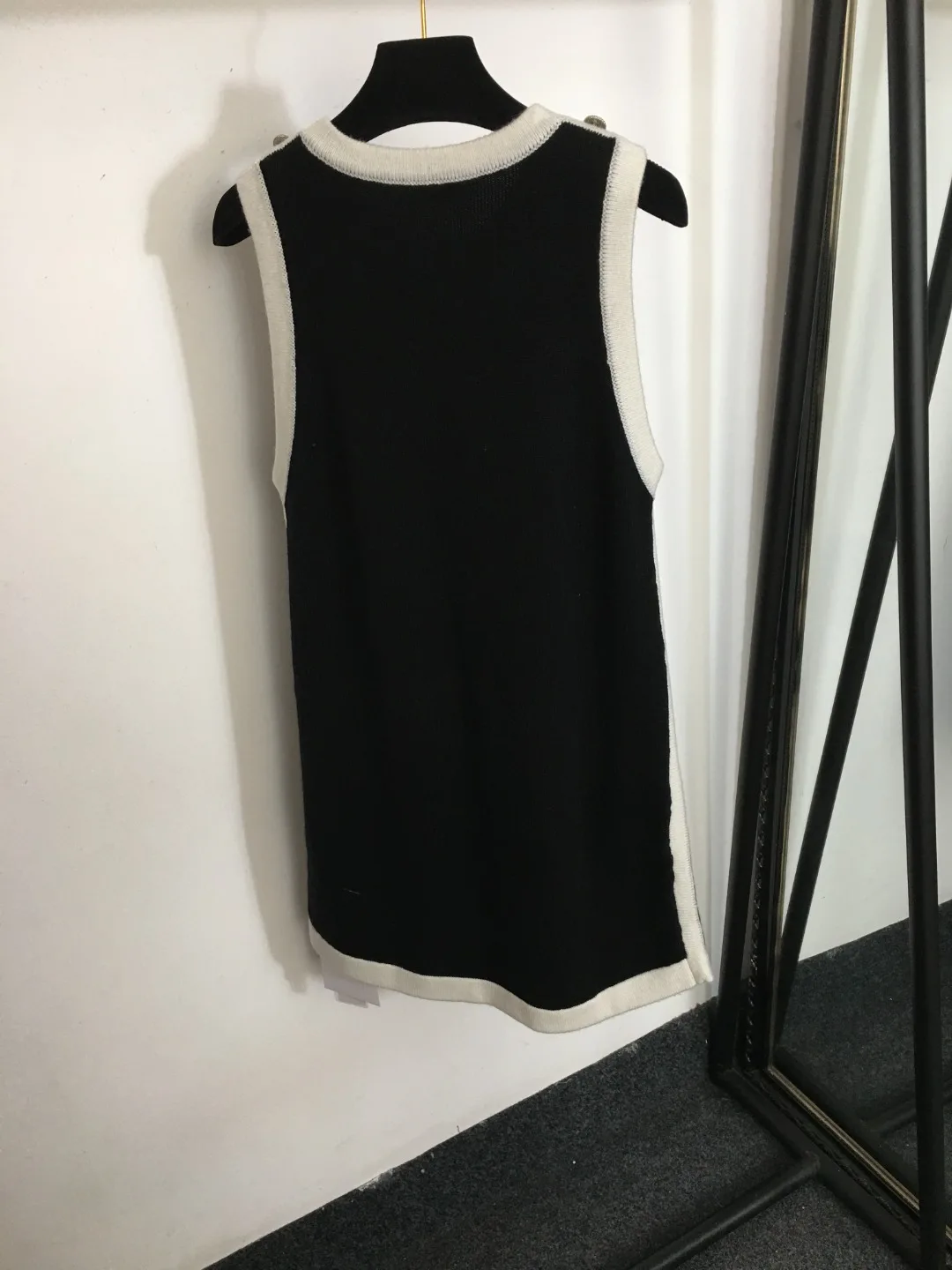 

2023 Autumn Women's Top New Patchwork Edge Double Pocket Cashmere Knit Vest Dress Black 9267