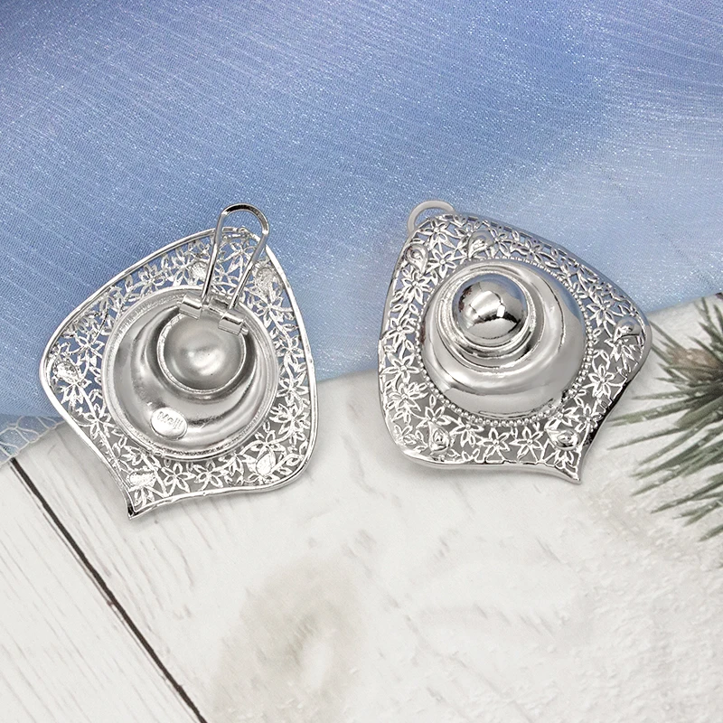 

Серьги-клипсы с цветочным узором женские, нестандартные золотистые геометрические украшения для свадьбы, вечеринки, юбилея
