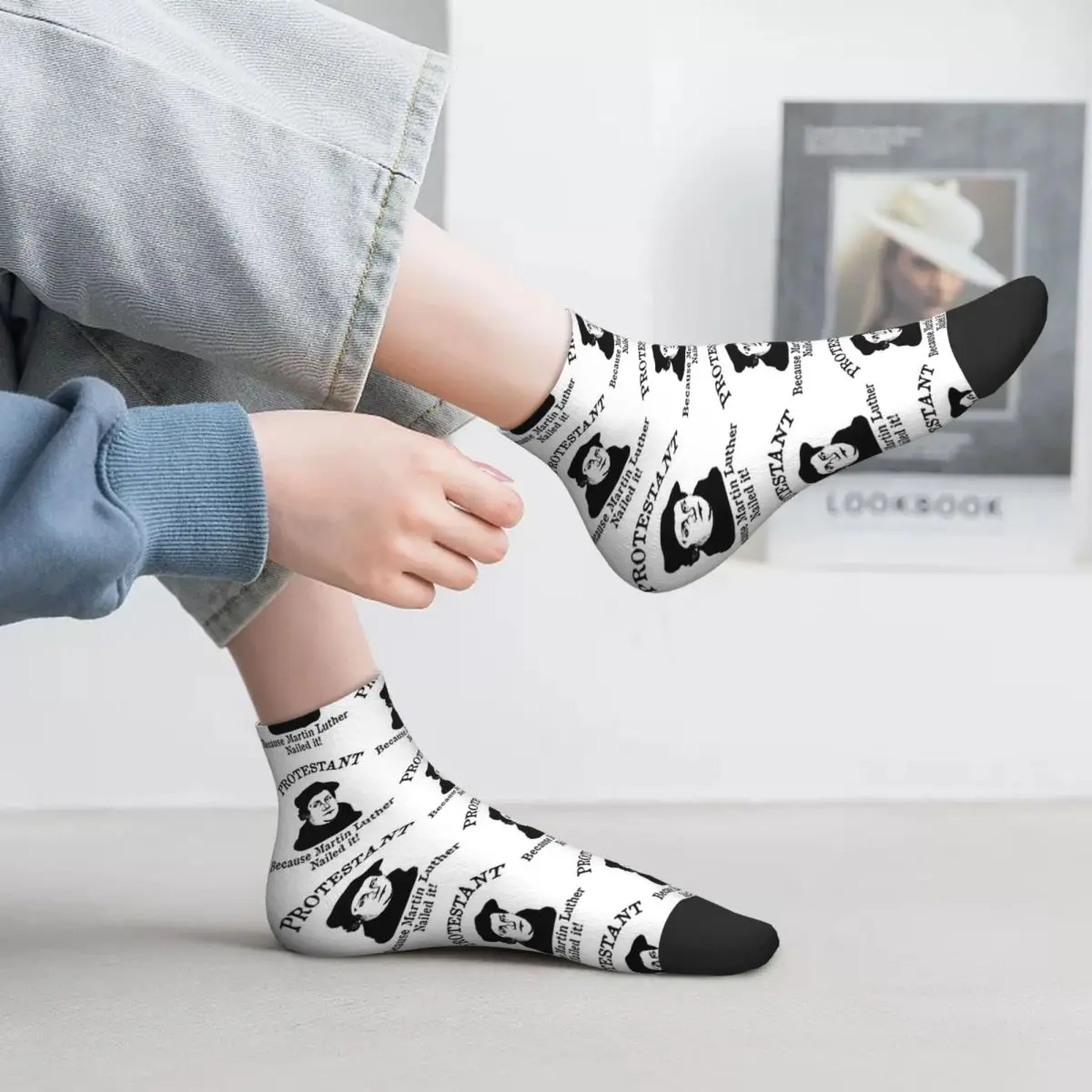 Протестт потому что Martin Luther Nailed It Носки для реформации протестана Чулки