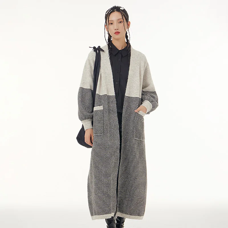 

Autumn 2022 New Women's Temperament Original Loose Thin Color Stripe Coat