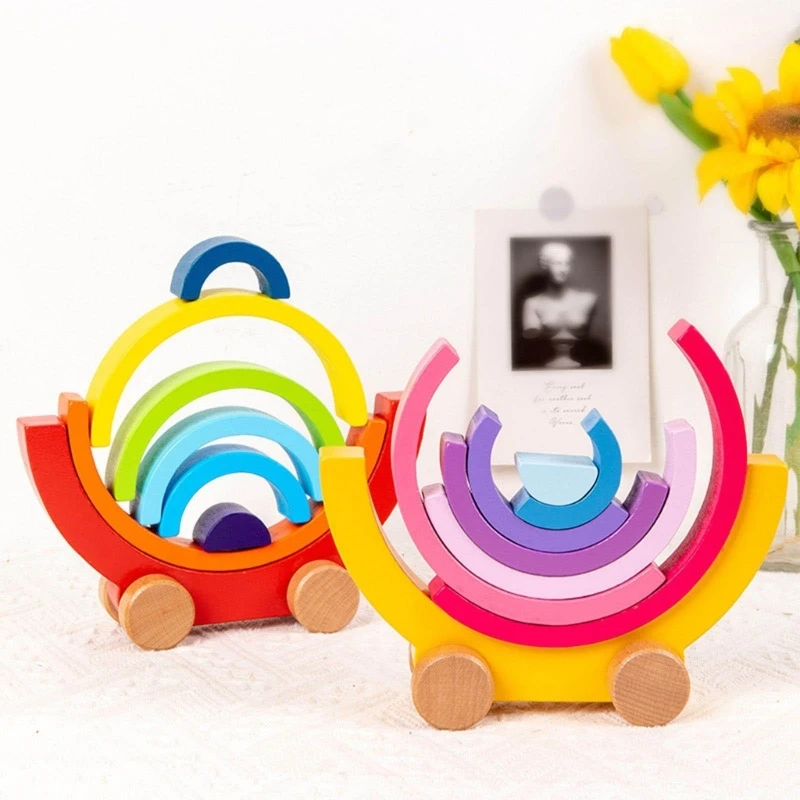 

Блоки из натурального дерева с радужной аркой для детей ясельного возраста