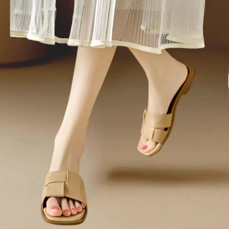 Женские сандалии из натуральной кожи на низком каблуке Размеры 35-40