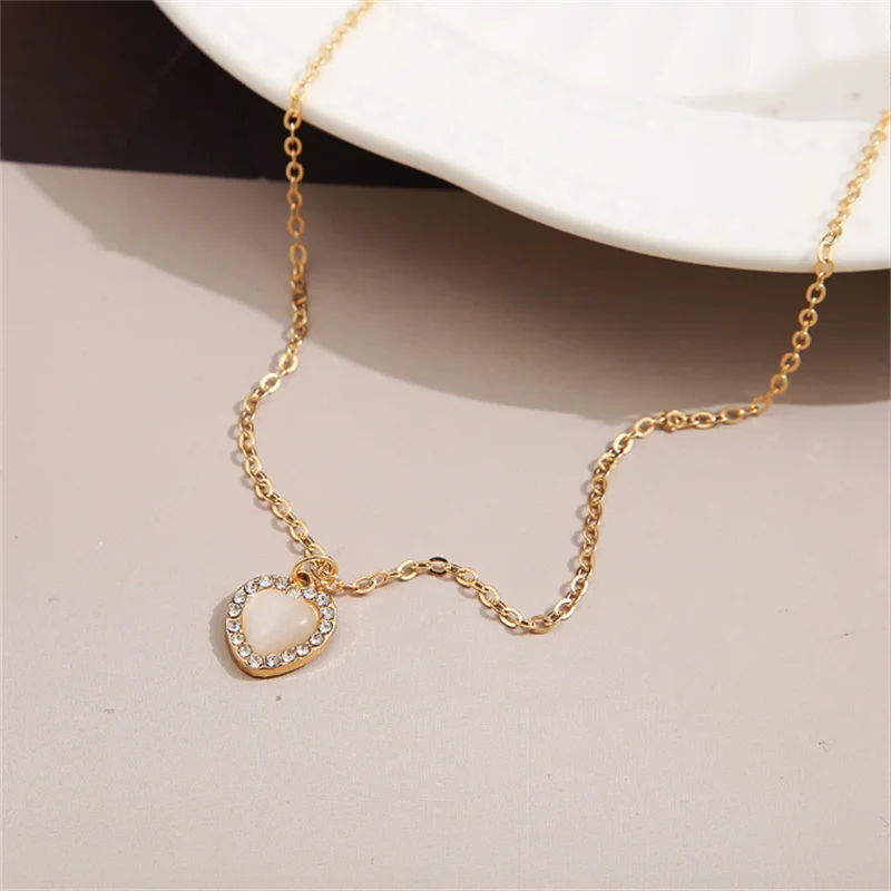 

Trendy Opal Rhinestone Love Heart Necklace Simple sweater chain for Women Jewelry