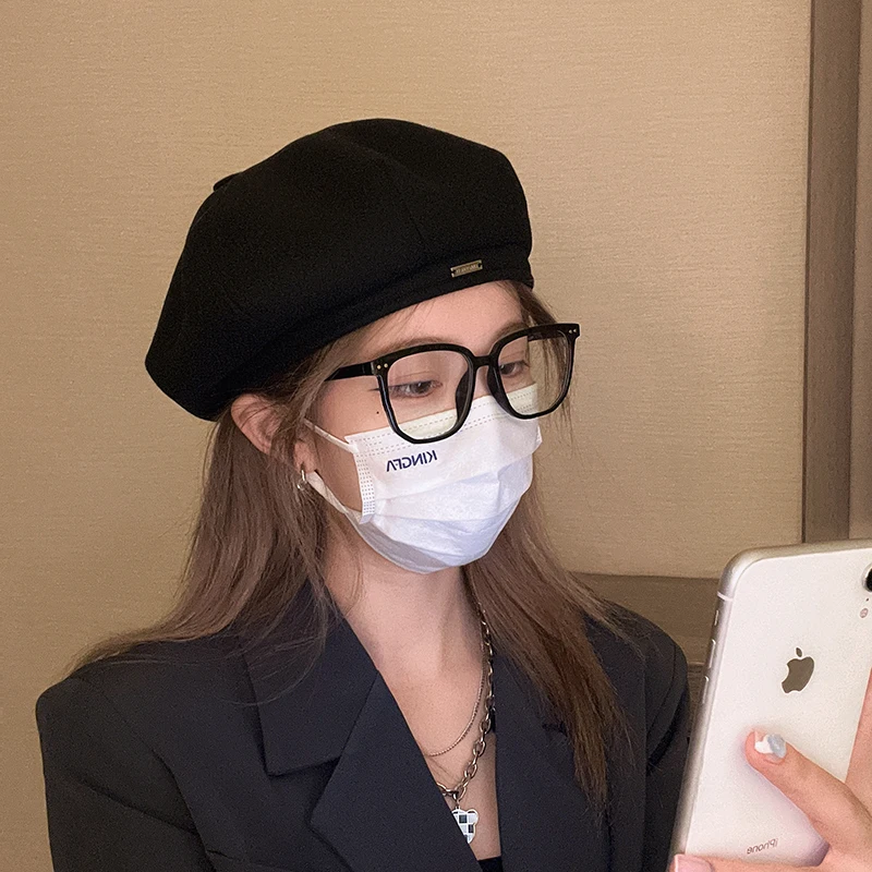 Осенне-зимний берет небольшого размера с небольшой окружностью головы для