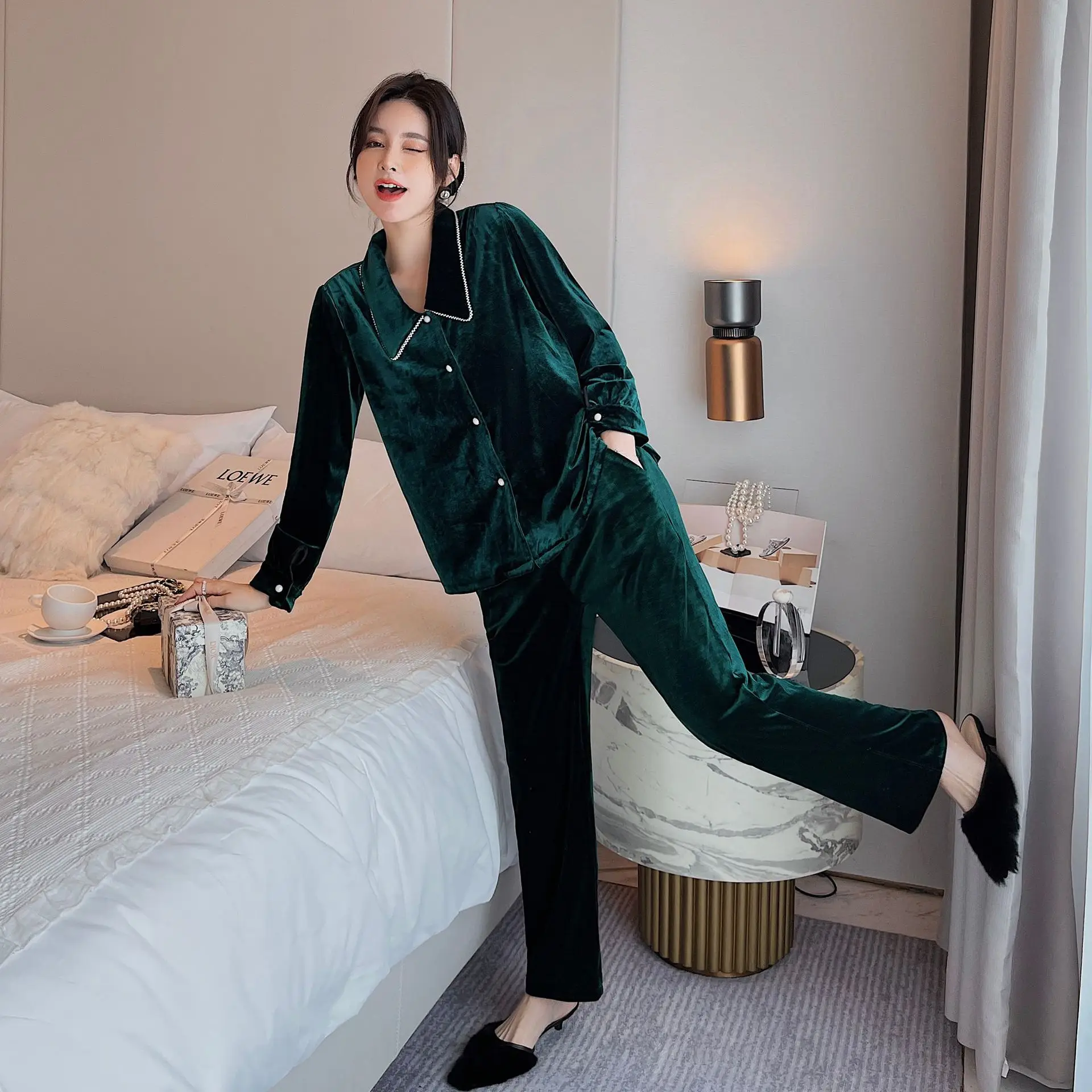 Autumn Winter Women Velvet Two-Pieces Outfits Pajamas Long-Sleeve Warm Sleepwear Set Female Pyjamas Set For Winter Elegant