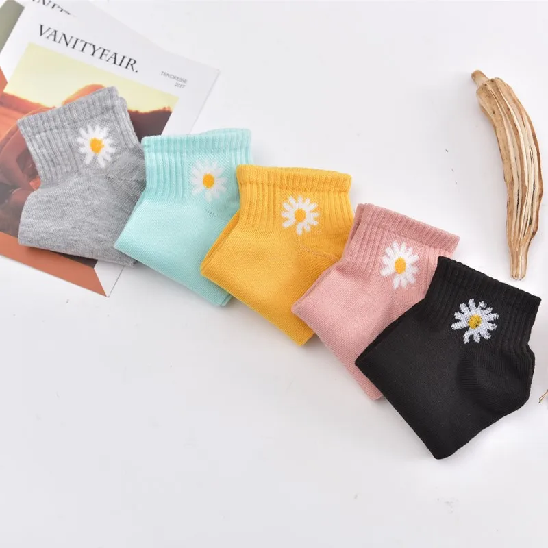 5Pairs Women Socks Summer Fashion Daisy Boat Socks Polyester Cotton Breathable Sweat-absorbing Casual Sock Ankle Sock for Womne