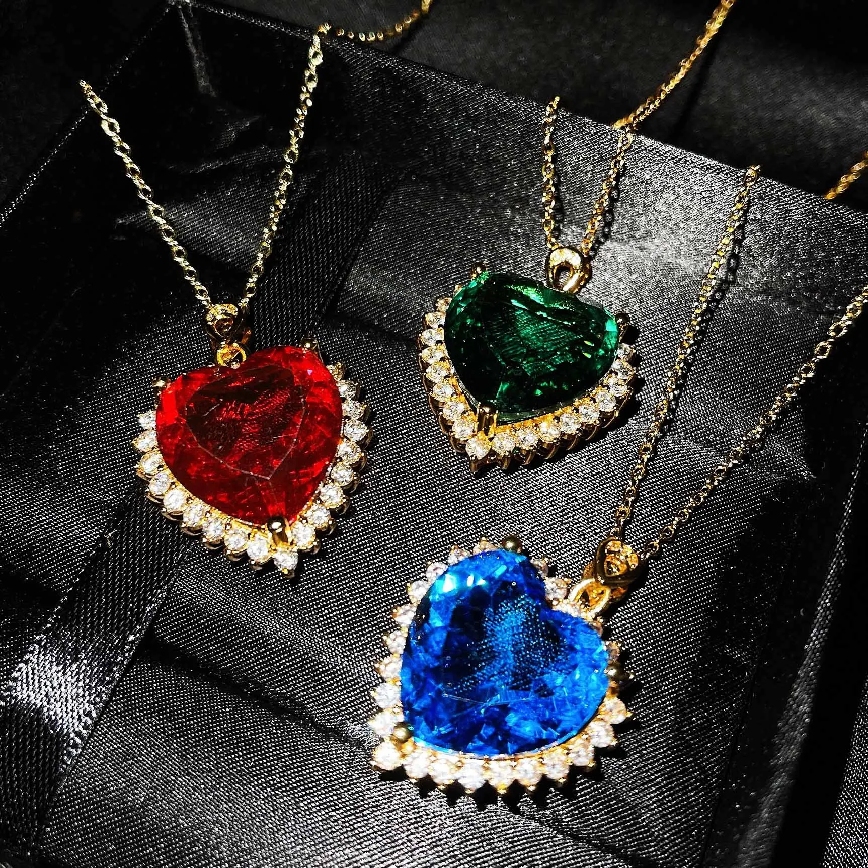 

Imitation Natural Tanzanite Sapphire High Quality Pendant Emerald Cut Heart Shaped Colorful Treasures To Attend Banquet Necklace