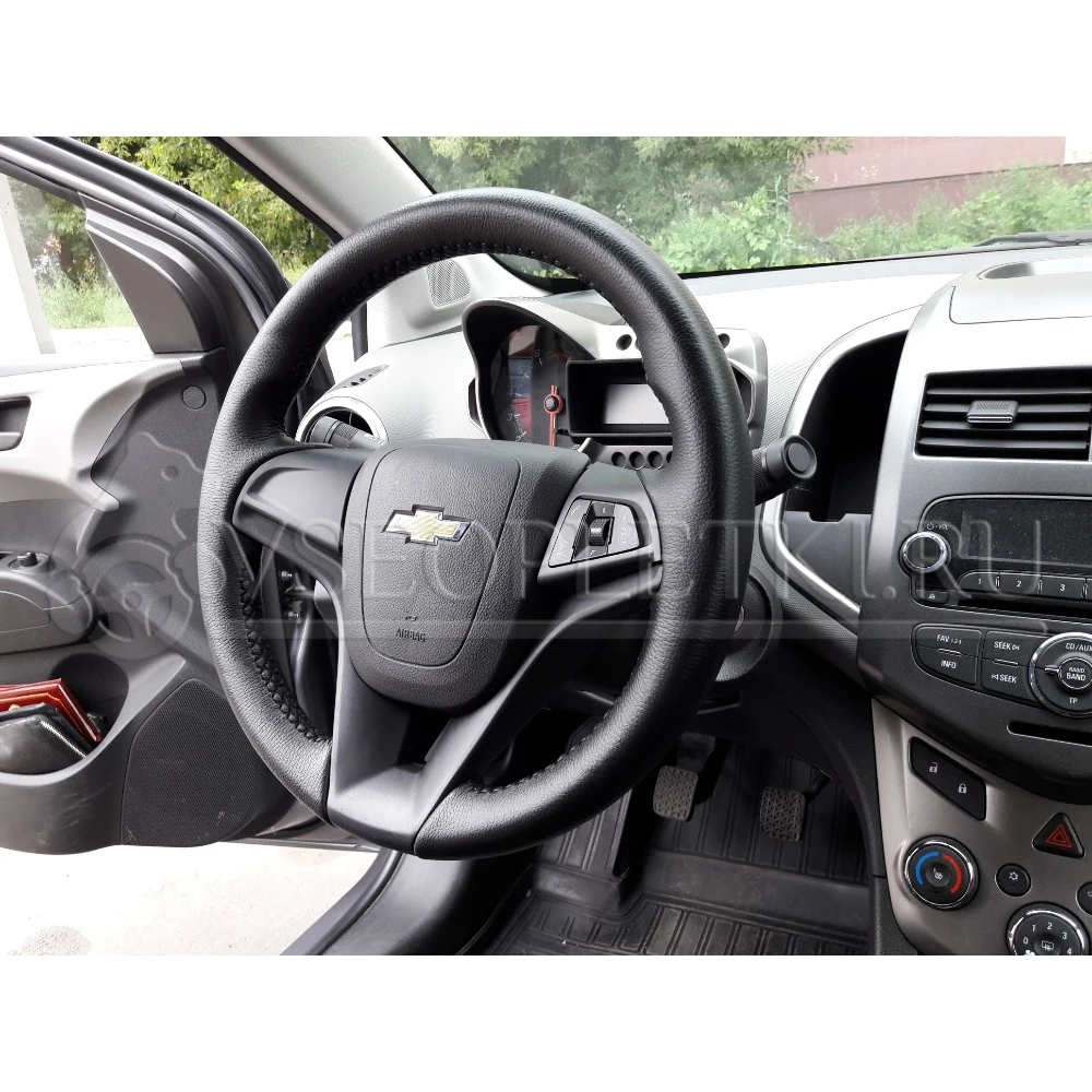 Оплетка на руль &quotChevrolet Aveo" (Шевроле Авео) для резинового (полиуретанового) руля